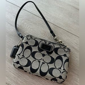 Coach Signature Vintage Wristlet, black